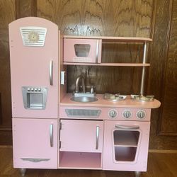 Kid Kraft Pink Toy Kitchen With Many Food Accessories And Utensils 