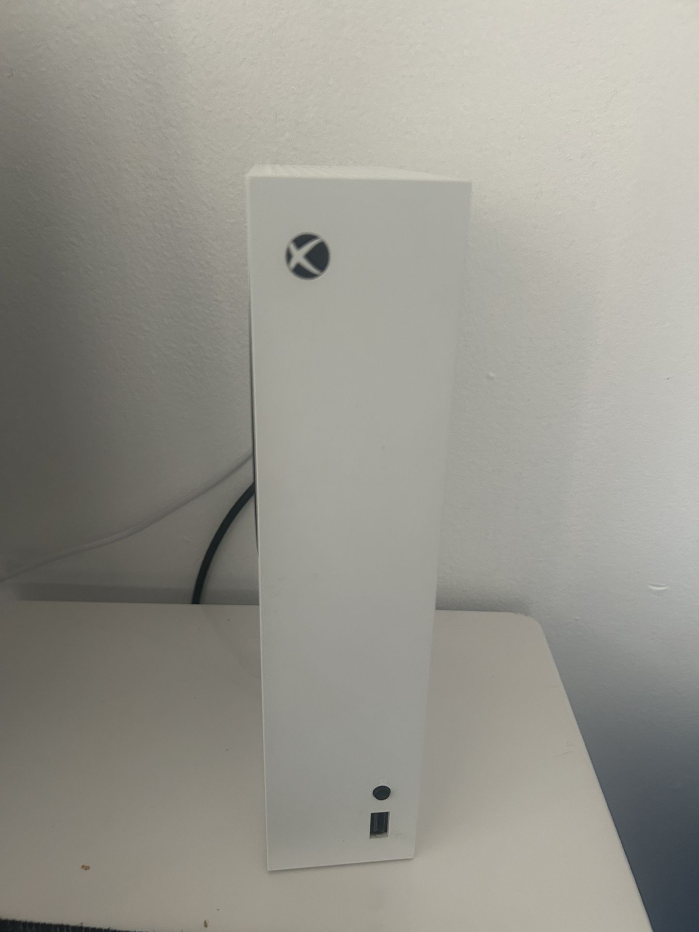 Microsoft Xbox Series S 512GB Gilded Hunter Console Bundle (US Plug) RRS-00071