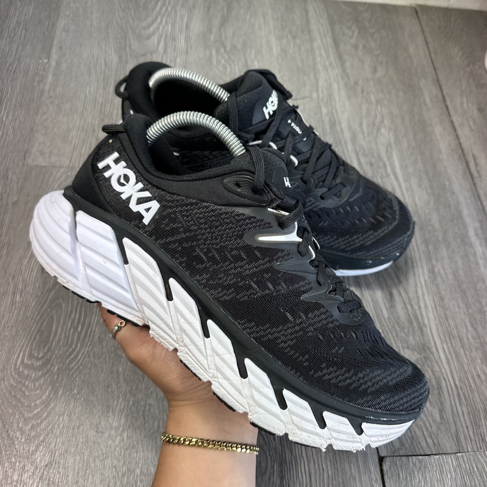 Hoka One One Womens Gaviota 4 1123199 BWHT Black Running Shoes Sneakers Sz 9 B