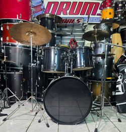 Complete Drum Set 🥁  !!! $380 or best offer !!