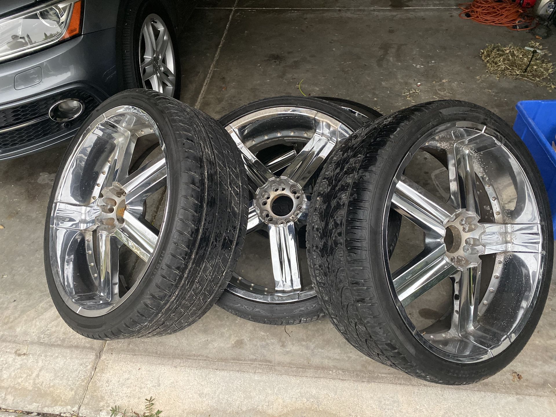 26 inch rims and tires edge hype .i have all 4 center caps . 6 lug universal