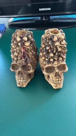 Skull candle holders