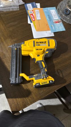 Dewalt 18 gauge wit battery