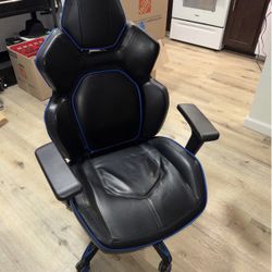E GAMING CHAIR (COMFY)