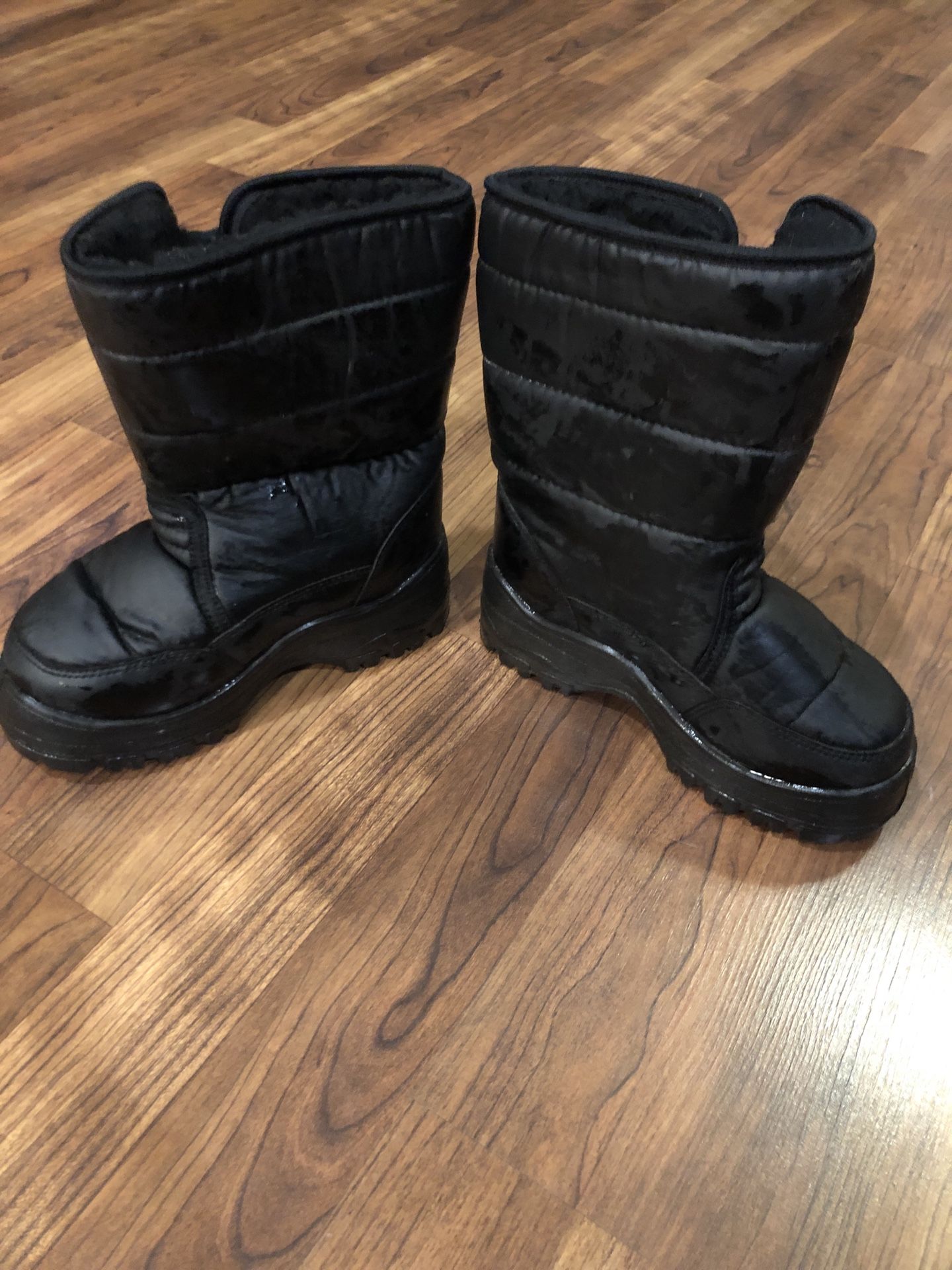 Toddler size 13 snow boots