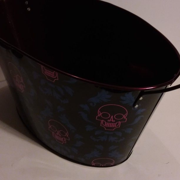 Skull Metal Bin