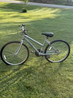 Women’s Bicycle  Pacific Mountain Bike 26”