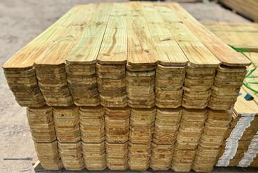 $1.59🔥6FT TREATED PICKETS #1