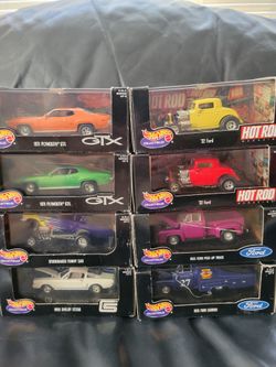 Hot Wheels Collectibles Die-Cast Cars Lot of 8