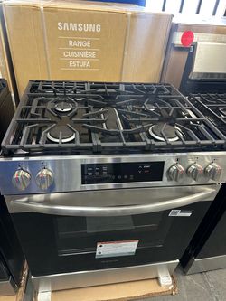 Frigidaire Slide in Gas Range Brand New 1 year warranty 30 inches