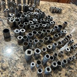 CRAFTSMAN HAND TOOLS 150 pc Sockets ! Different Sizes