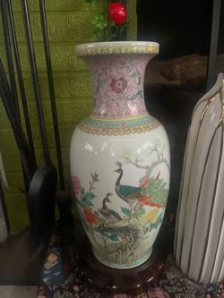 Chinese Famille Rose Porcelain Vase