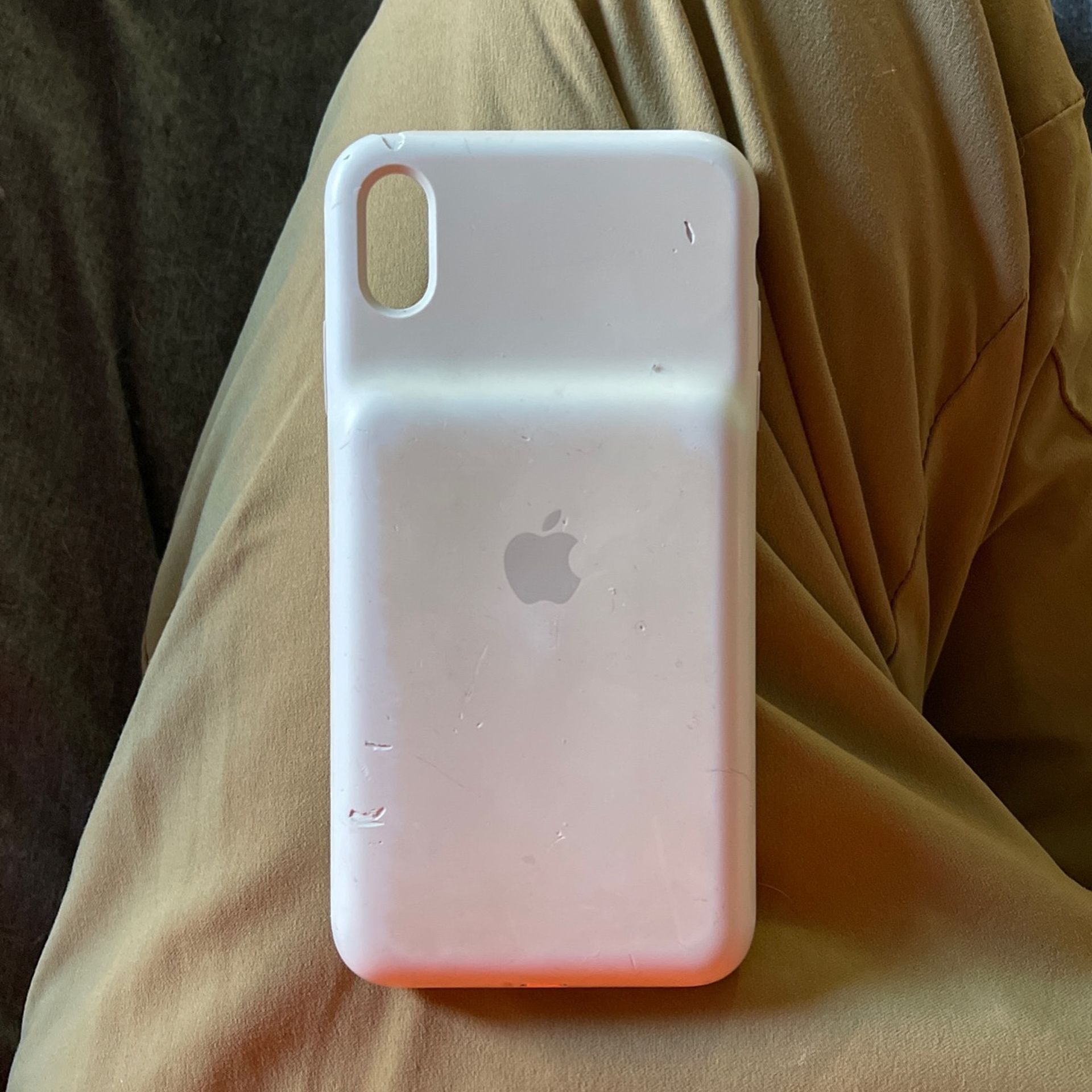 iPhone X’s Max Charging Cases From Apple.