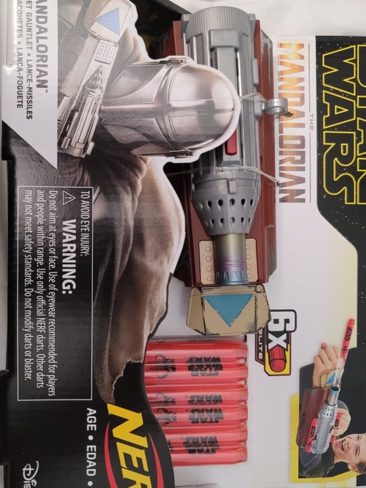 Star Wars NERF The Mandalorian Rocket Gauntlet Dart-Launching Toy Gun NEW