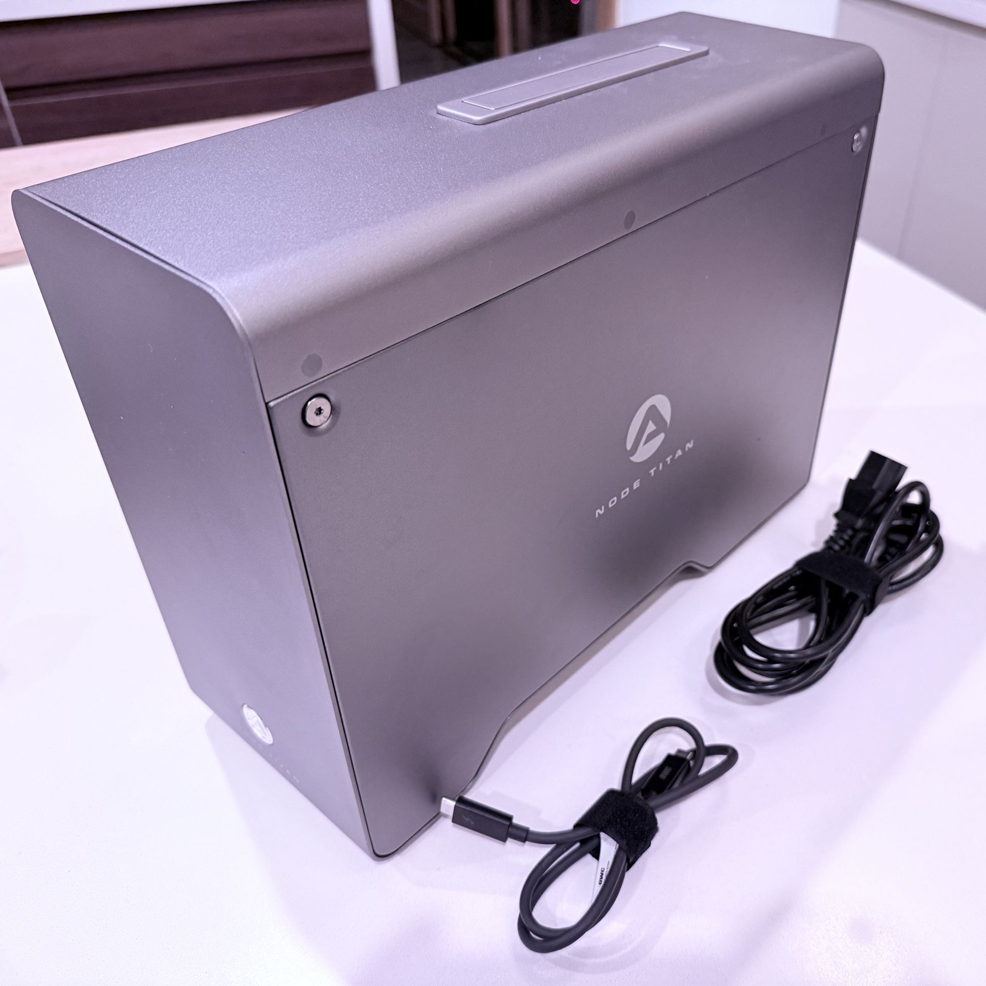 RTX 4060 Ti Thunderbolt eGPU – AKiTiO Node Titan