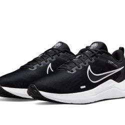 Nike Men's Downshifter Sneaker