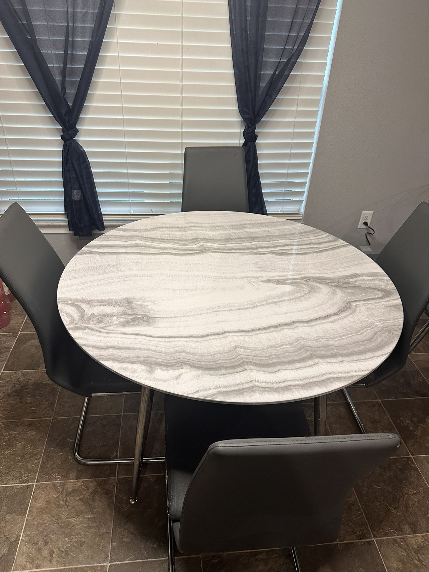 Dinner Rooon Table
