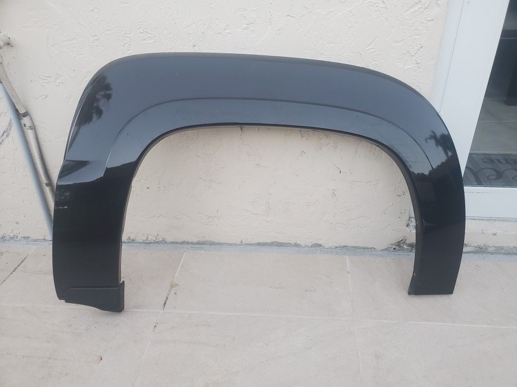2007-2013 Chevrolet Avalanche Z71 Passenger Rear Fender Flare