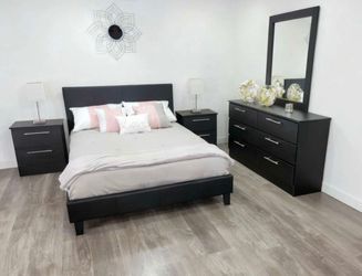 Bedroom Set.  Límited offer! - Juego de cuarto ¡ Oferta limitada !