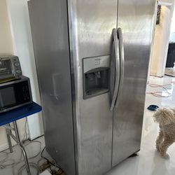 Frigidaire, Ice Maker 