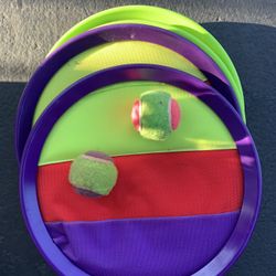 4 Velcro Ball Catch Like New 