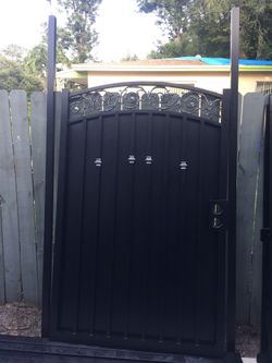 Single gate