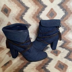 Hot kiss Dalia denim boots size 9