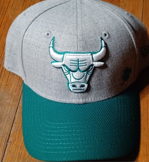 Chicago Bulls Hat Cap New Green Grey Color Fitted Size Small Medium Jordan Pippen Rodman
