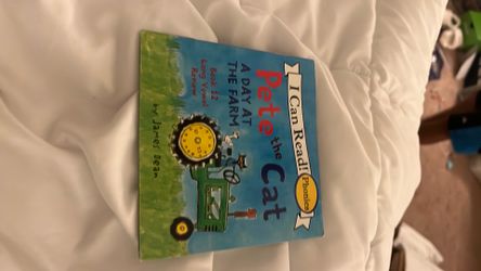 Pete the Cat Book (A day at the farm)