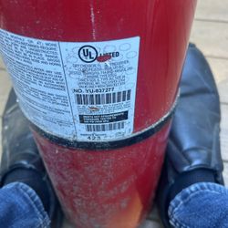 Commercial Co2 Fire Extinguisher Serviced Every Year