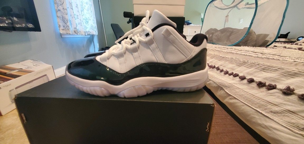 Air Jordan 11 Retro Low Emerald