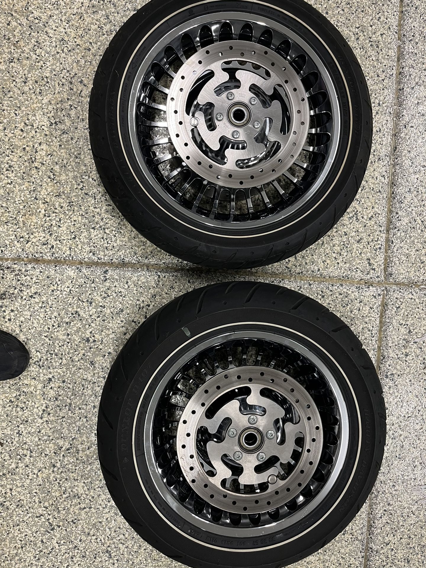 20102017 Harley Davidson Electra Glide Ultra Limited FRONT /Rear WHEEL RIM TIRE 130/80 B17 for