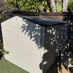 Rubbermaid Shed 