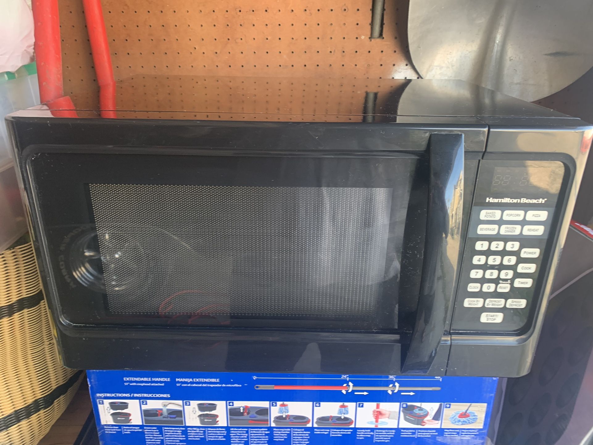 Black 1000 Watts Hamilton’ Beach Microwave
