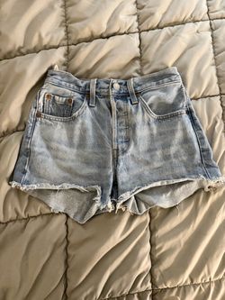 levi 501 denim shorts