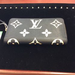 Louis Vuitton. Wallet