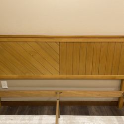 Wayfair King Bed Frame EUC
