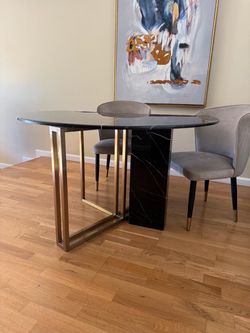 Modern Round Dining Table – Gold Base