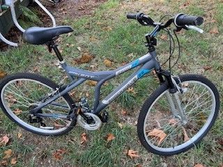 Shockwave Kent 21 Speed Moutain Bike /26"
