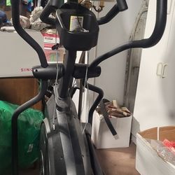 Sole E25 Elliptical Exercise Machine 