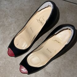 Christian Louboutin Peep Toe 