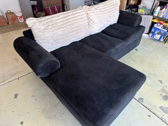 Black Sectional Sofa with Chaise