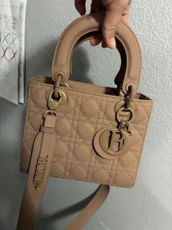 New green shoulder bag