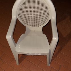 10 Plastic Chairs 