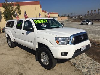 2015 Toyota Tacoma Double Cab with Camper Shell 1 Owner
