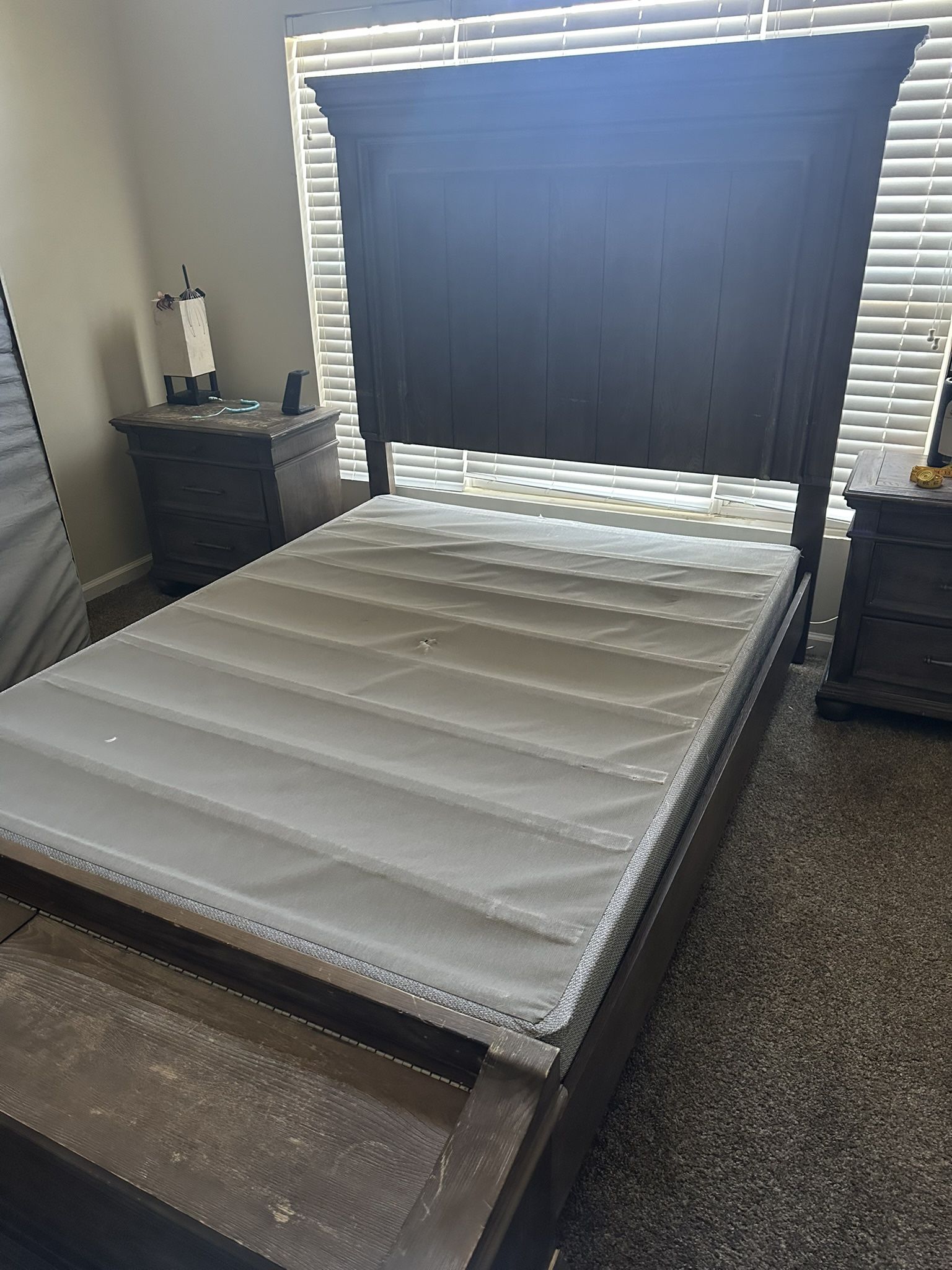 Queen Bedroom Set (4pc)