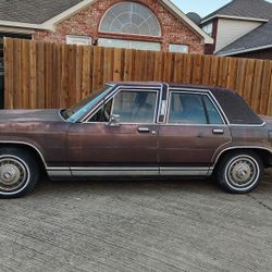 1982 Gran Marquis *** NEEDS TLC