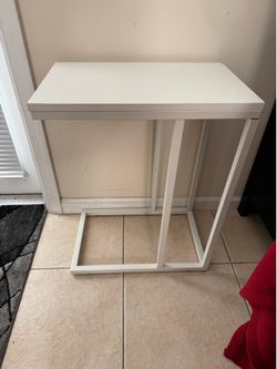Side Table Household Essentials C-shaped Metal Frame