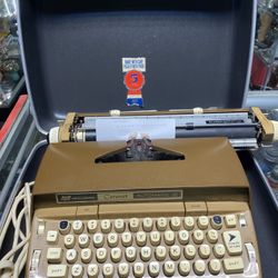 Smith Corona Coronet Automatic 12 Typewriter WORKING WITH CASE $40