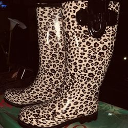 Rain Boots - New - Size 7 - $30